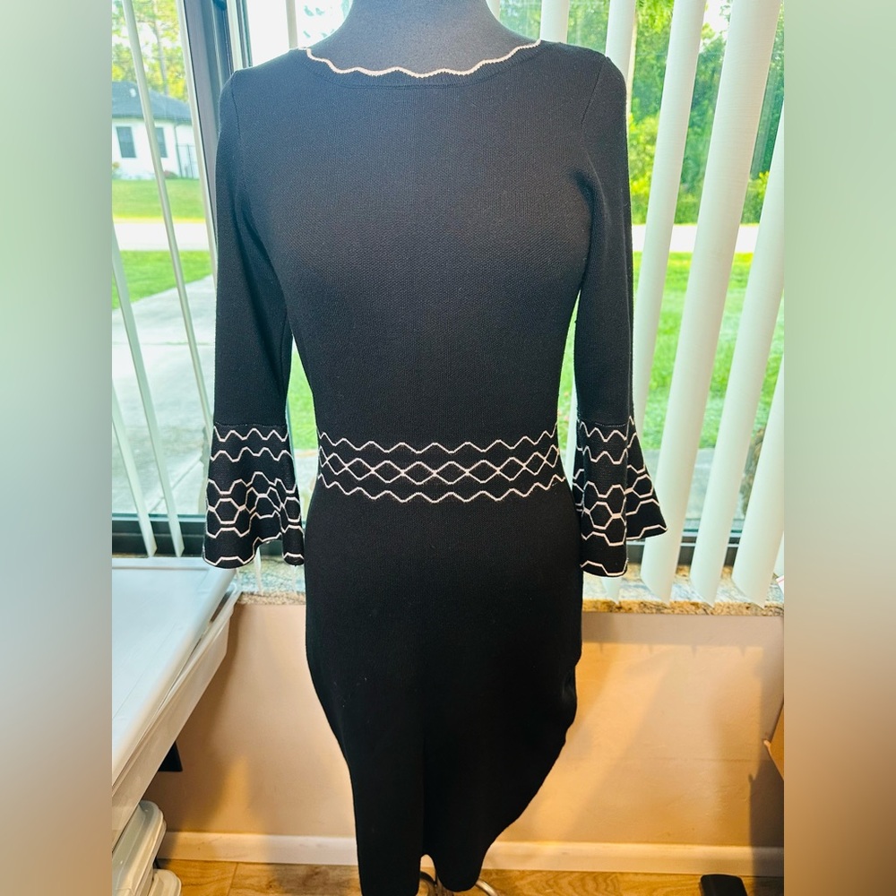 Gabby Skye Elegant Black Long Bell Sleeve Bodycon Midi Dress Size 0